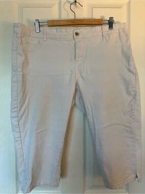 Vero Moda Cream Cropped Jeans